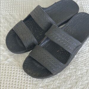 From Hawaii -  Black Textured Sandals